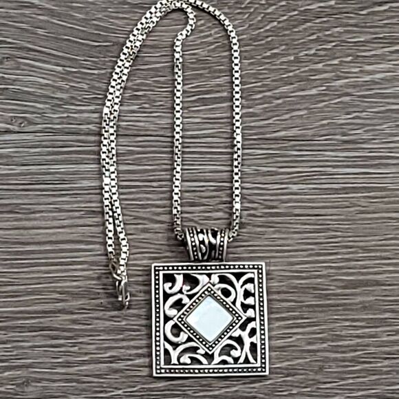 925 Sterling Silver Bali Mother of Pearl Center Square Necklace 16 inch - Picture 2 of 7